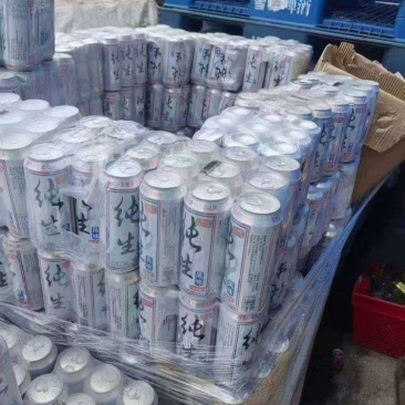 纯生啤酒罐装