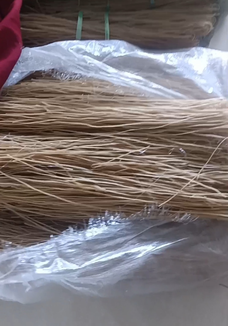 河北正宗纯红薯粉条，全是细粉条，假一赔万。