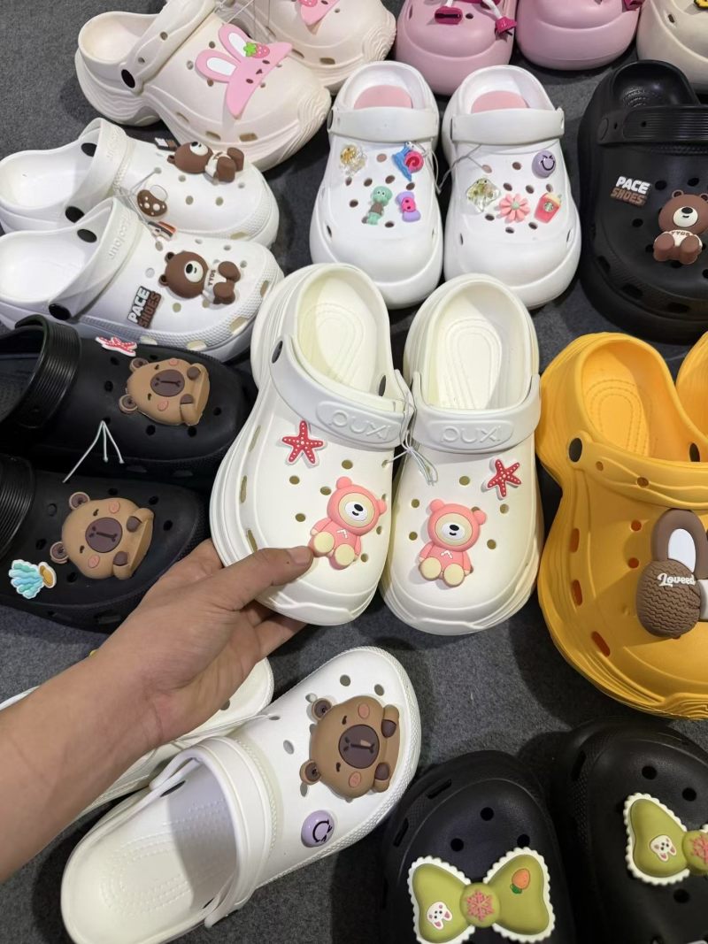 浦西洞洞鞋，一包80双6.5一双看上的来聊