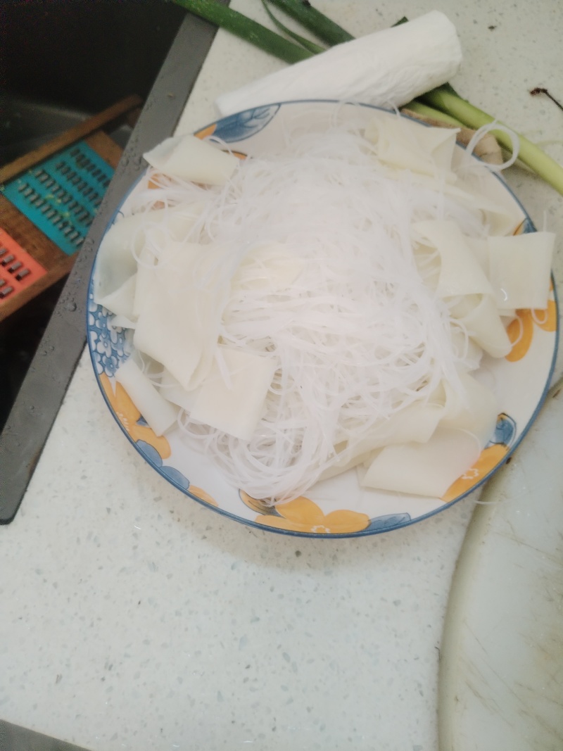 1.山东曹县手工面皮宽粉皮农家自制干货凉拌