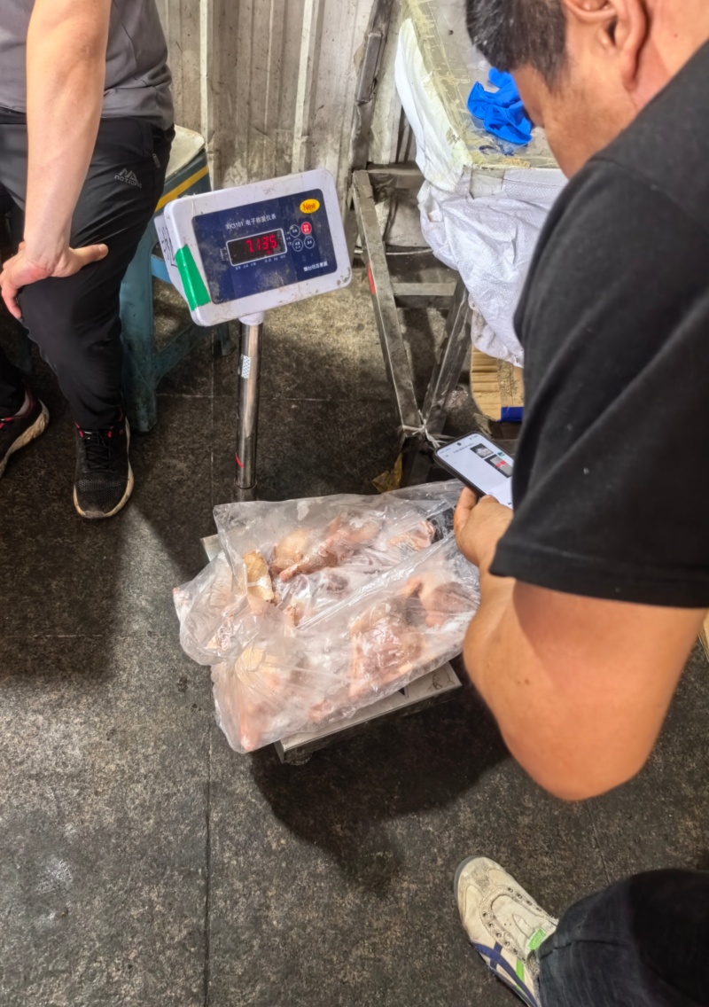 7公斤一件，鸭边腿，330-380克左右