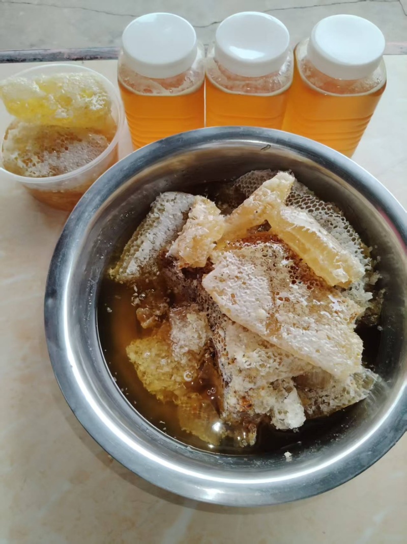 百分之百纯野生百花蜂蜜目前有10公斤出售