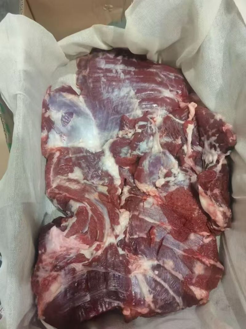 大公牛纯干勃肉，精修无油，手续齐全，带检疫，冻好发货。