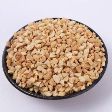熟花生碎食品原料箱装米砖花生碎烧烤原料花生碎