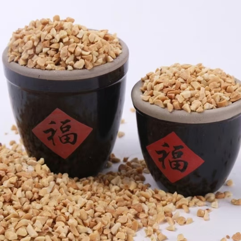 熟花生碎食品原料箱装米砖花生碎烧烤原料花生碎