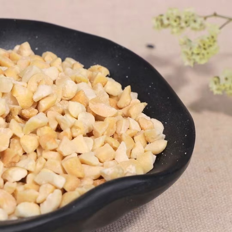 熟花生碎食品原料箱装米砖花生碎烧烤原料花生碎