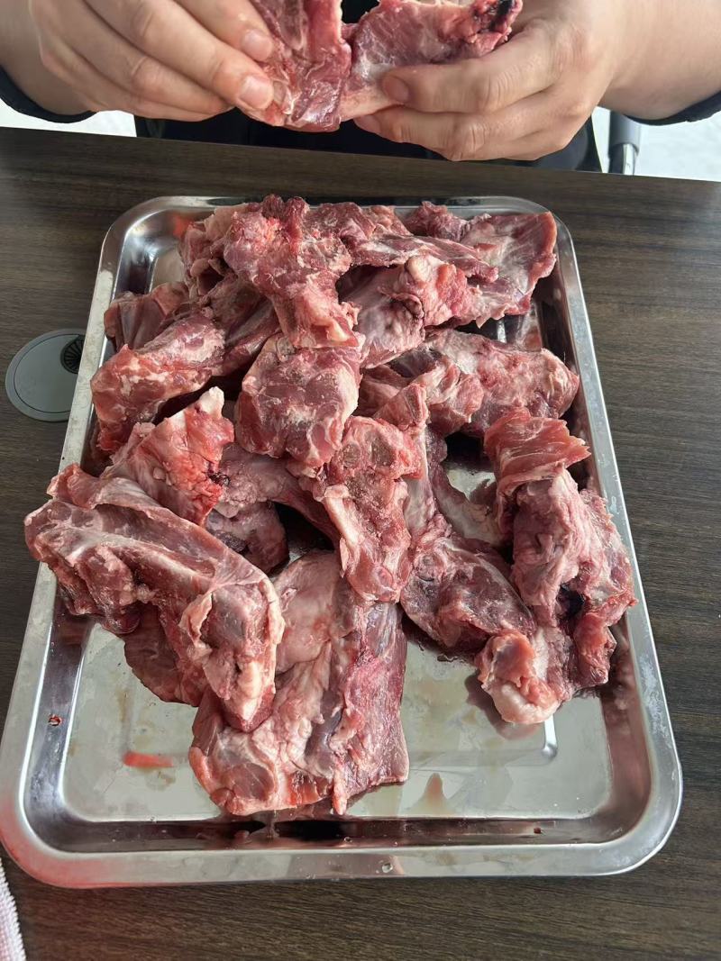 手把羊排肉多