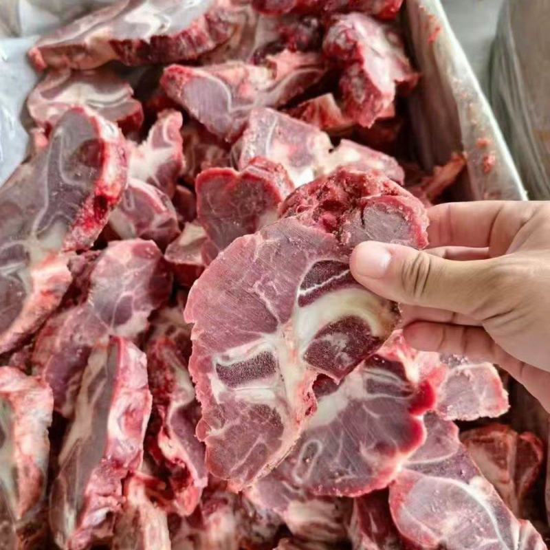 满肉牛脖骨