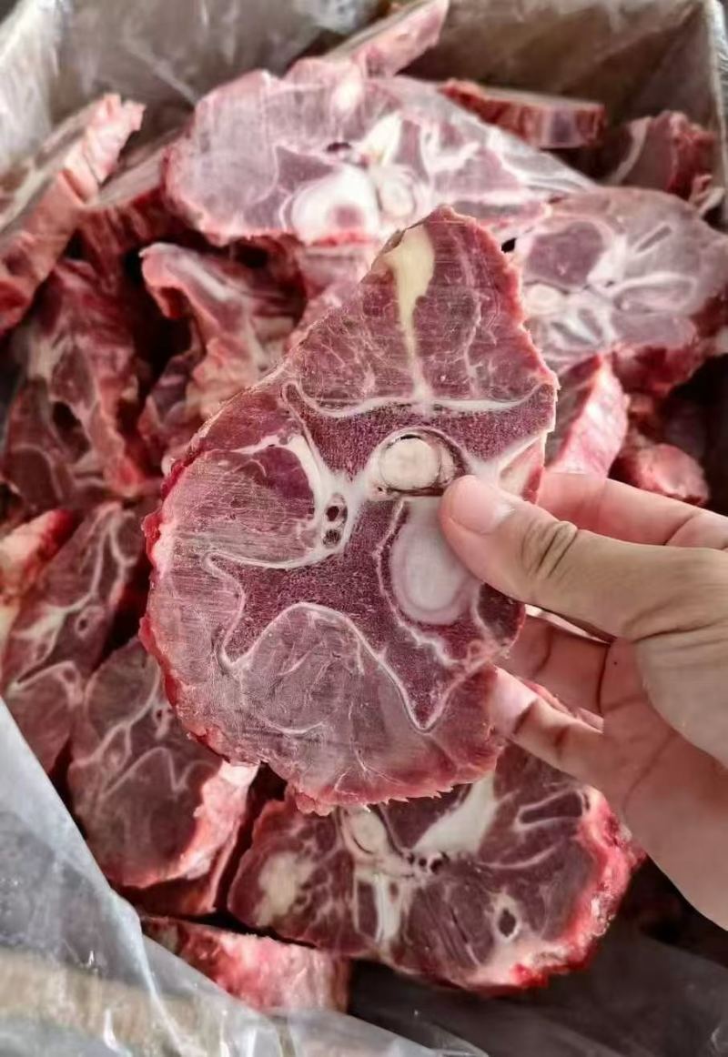 满肉牛脖骨