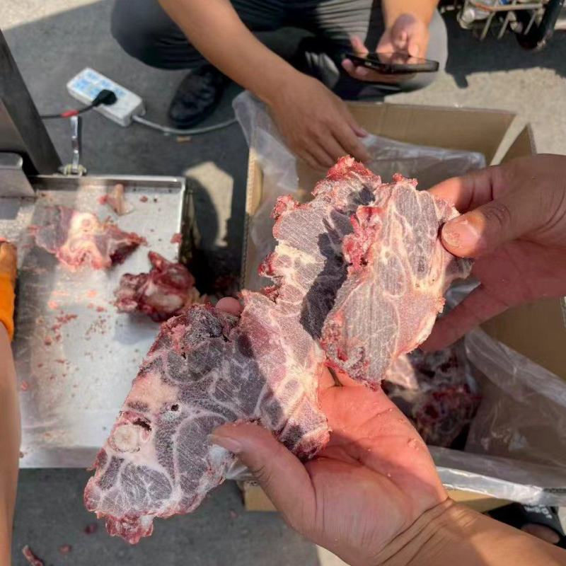 多肉牛脖骨