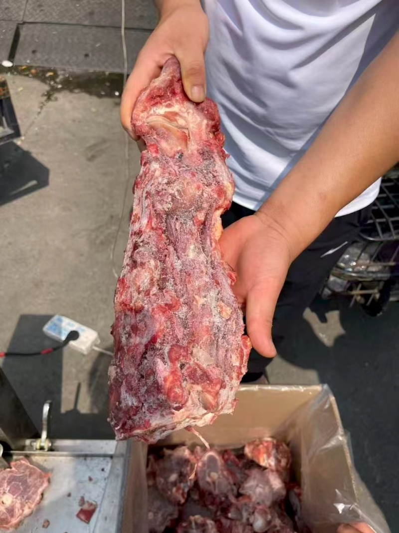 多肉牛脖骨