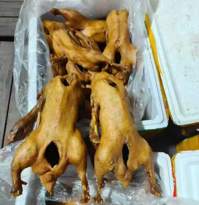 卤鹅地摊电商批发重庆卤鹅荣昌卤鹅熟食批发工厂卤水鹅卤味