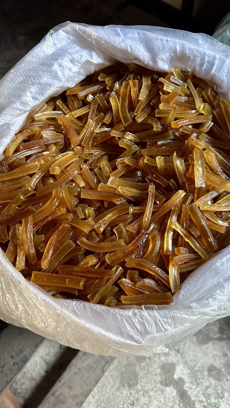 西双版纳傣家干牛皮，油炸好吃，香脆可口。