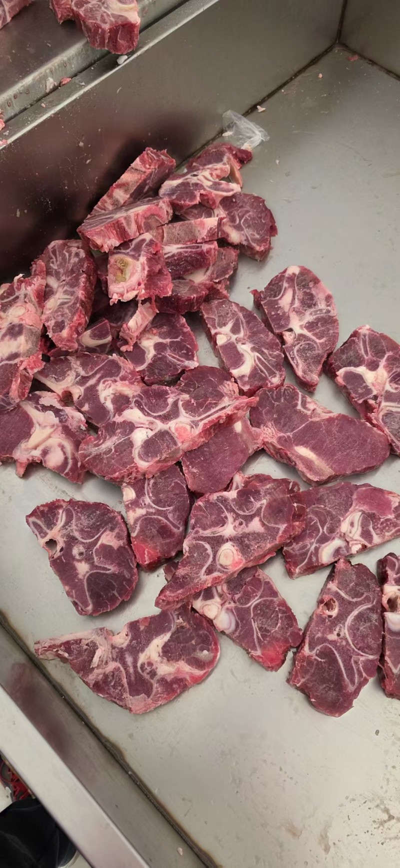 新到国产满肉牛脖骨