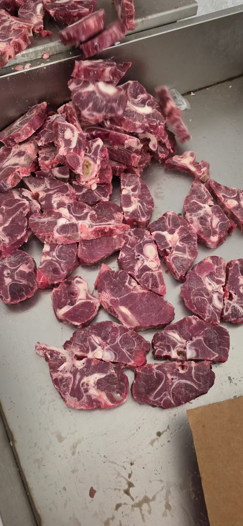 新到国产满肉牛脖骨