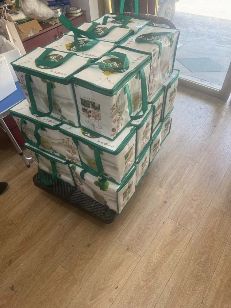 苏州手剥鸡头米要上市啦