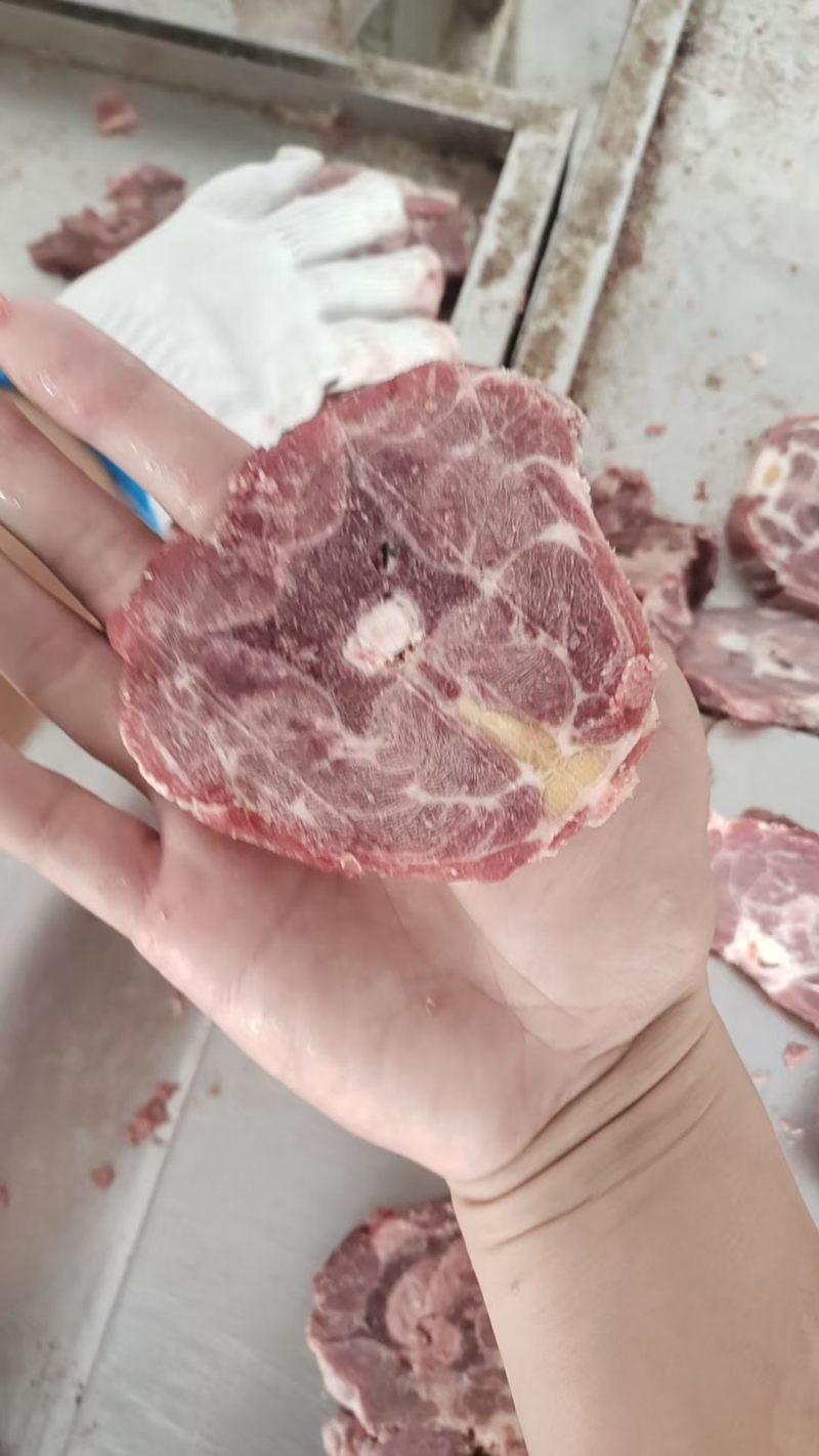 满肉羊脖骨