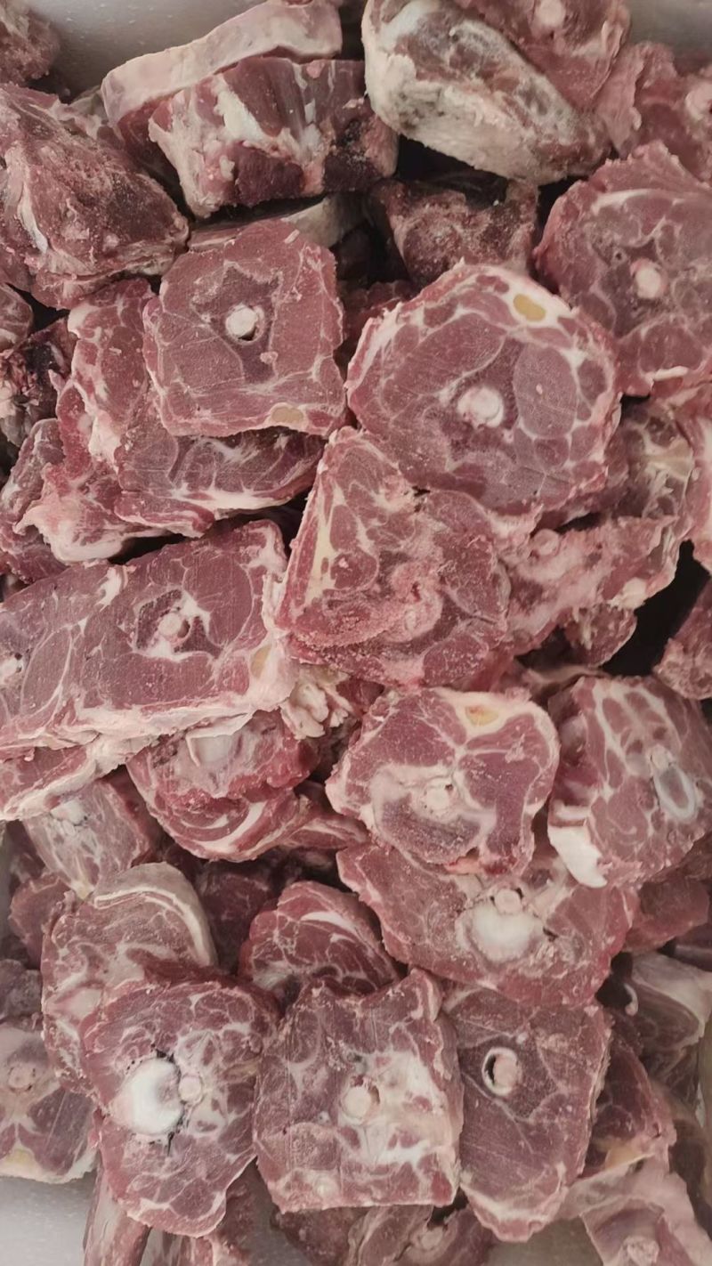 满肉羊脖骨