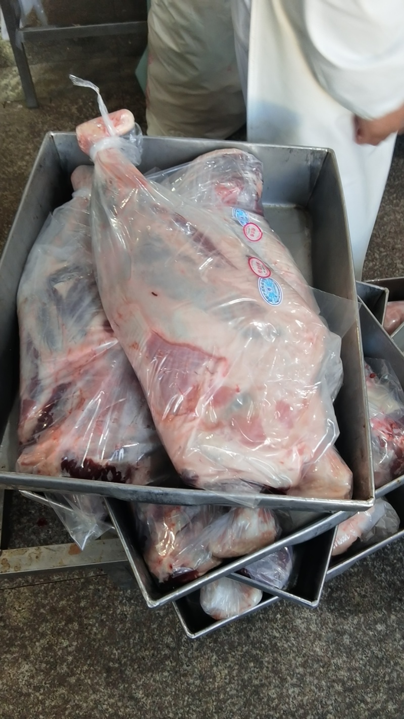 【羊带骨后腿】当地草原绵羊，3.5斤的和四五斤左右的都有