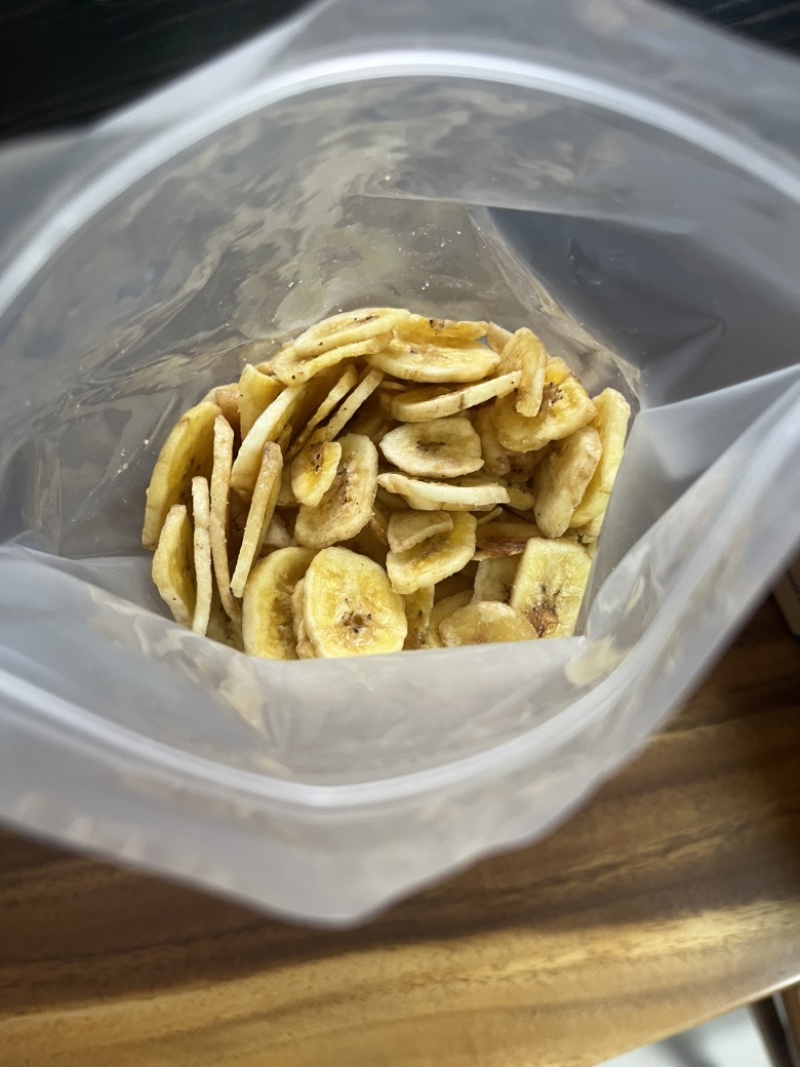 常温油炸香蕉片，香甜可口，香脆爱吃，休闲食堂。