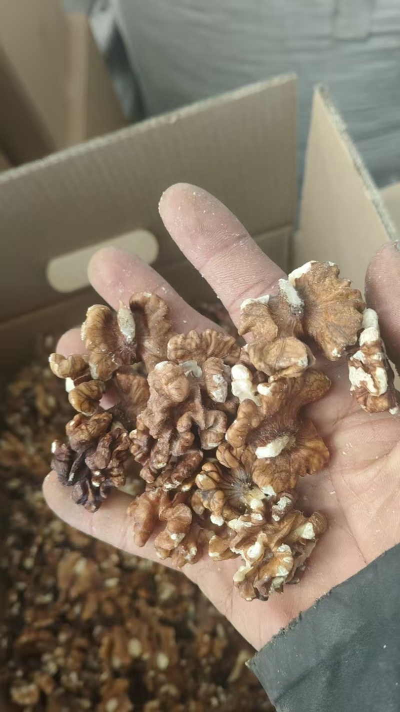 新疆185，幸福核桃仁新货无漂白无深加工，整片大果仁