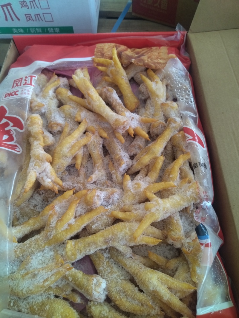 虎皮鸡爪，个头均匀，颜色鲜艳，质量保证