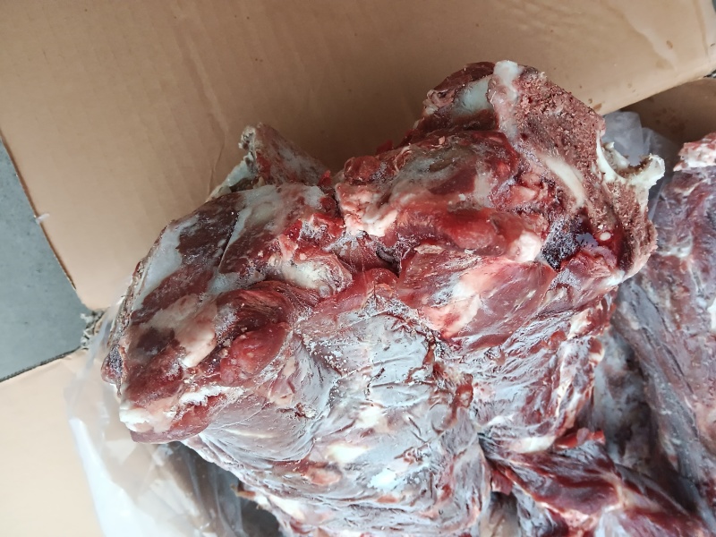 满肉牛脖骨