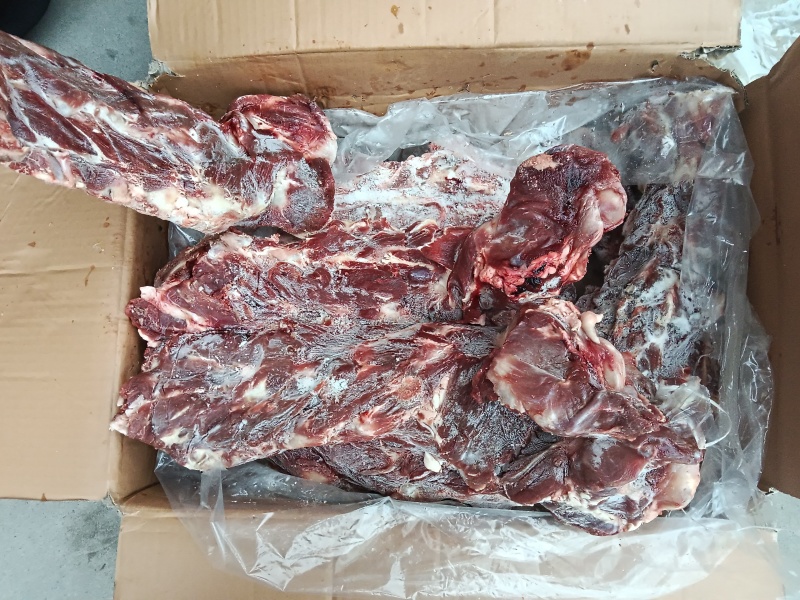 满肉牛脖骨