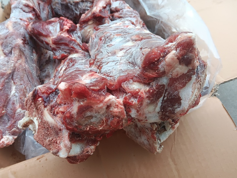 满肉牛脖骨