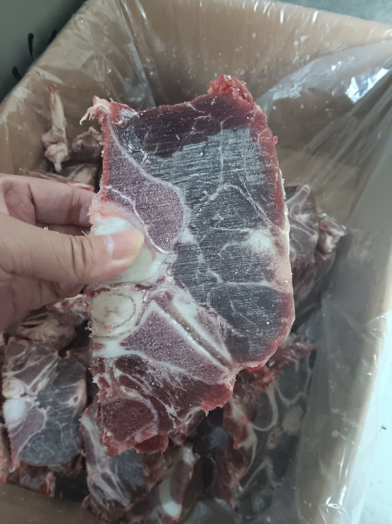 精修去皮牛尾