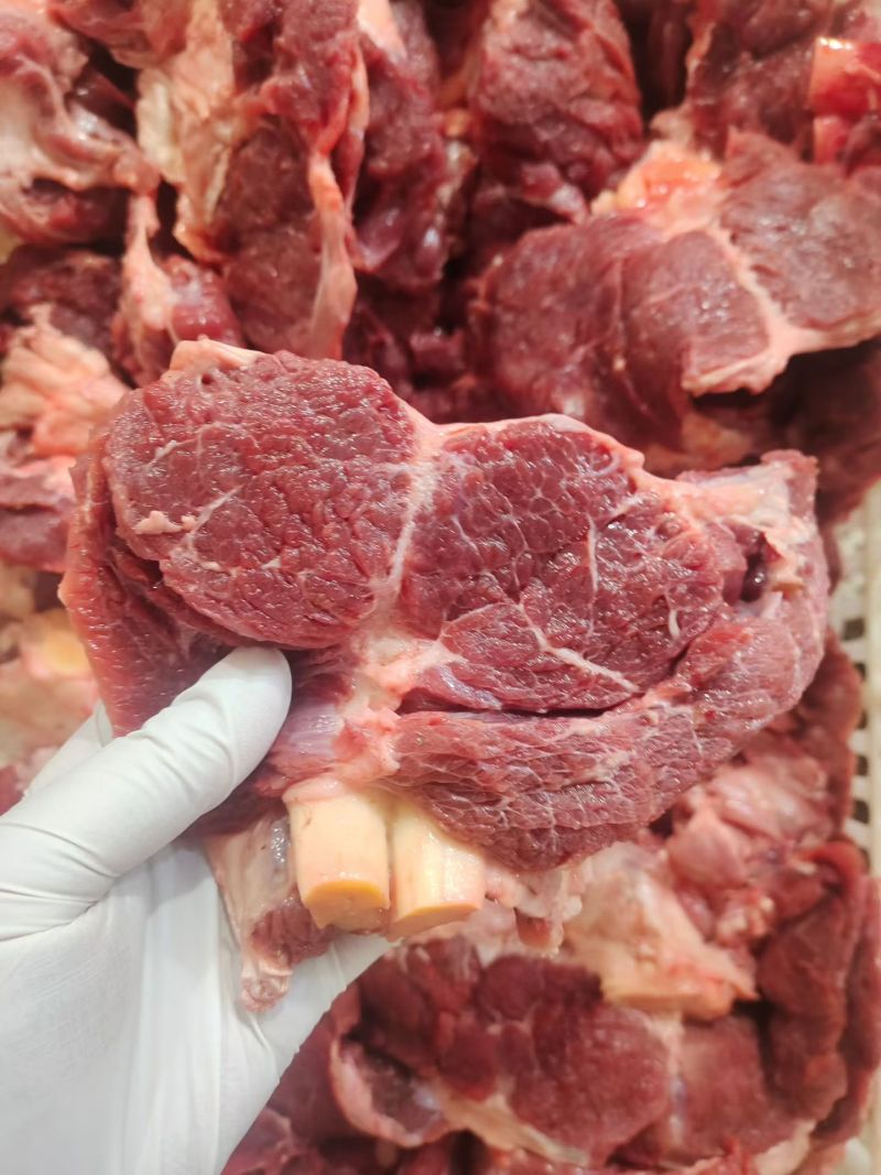 脖根肉，25公斤一件。国产好货源，工厂直发。