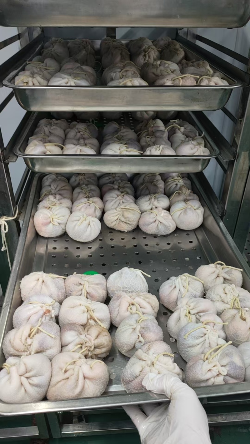 肚包羊肉，1公斤一包，一包8个。工厂直发，国产好货源。