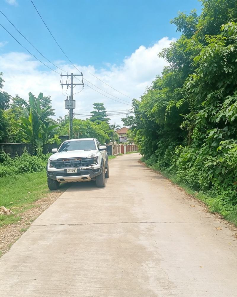 老挝万象塔銮湖7千平地块出售