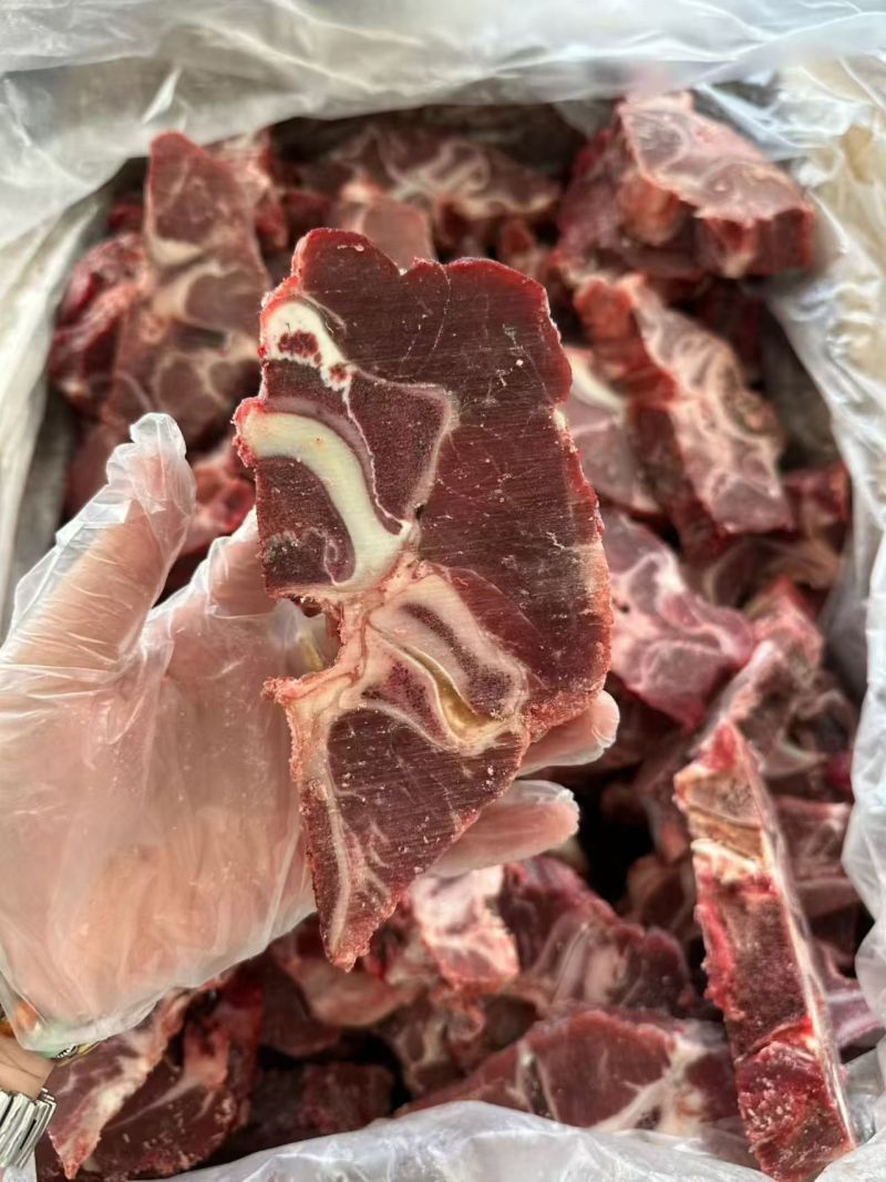 满肉牛脖骨