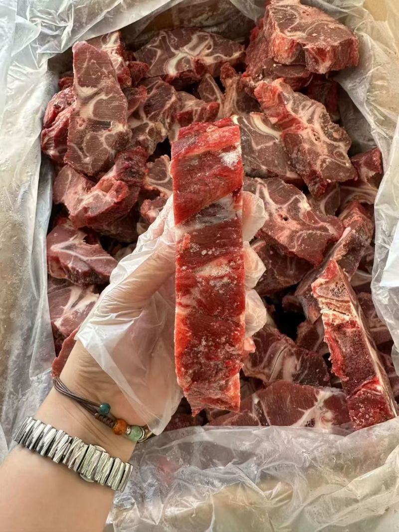满肉牛脖骨