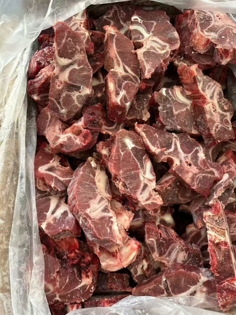 满肉牛脖骨
