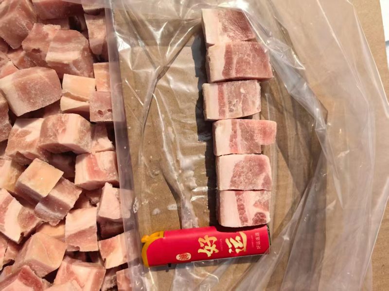 A级带皮五花肉块