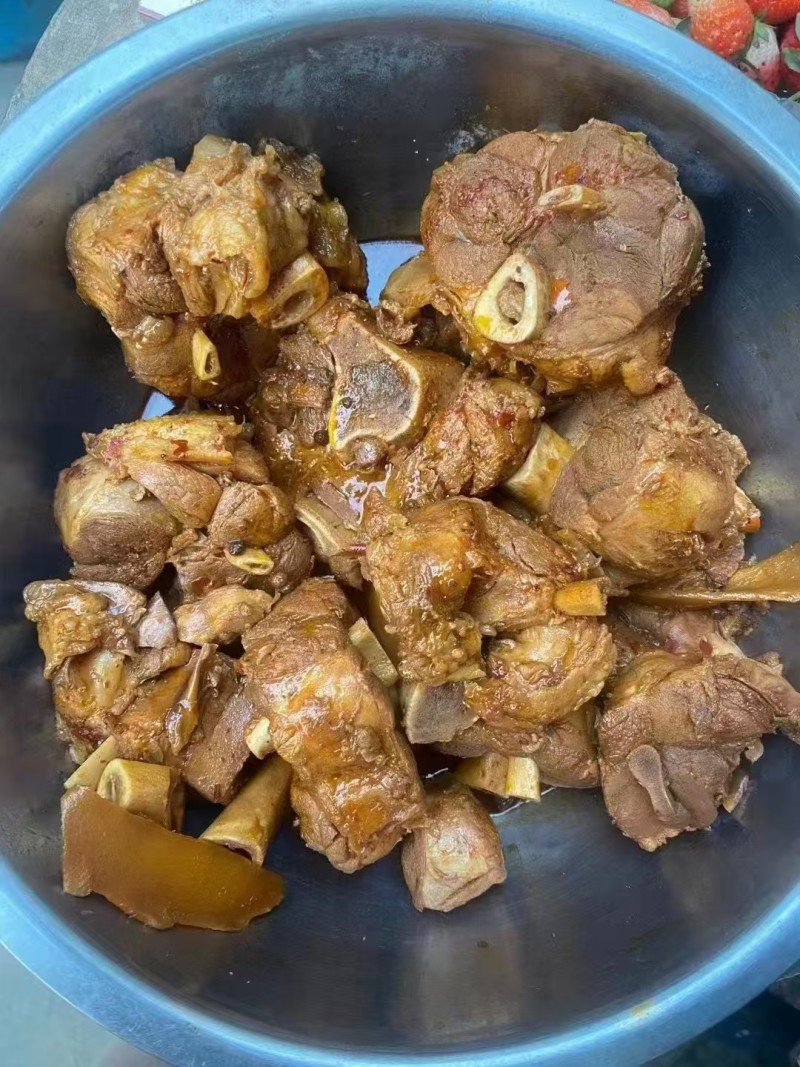 【猪头肉】酱香去皮小肘子