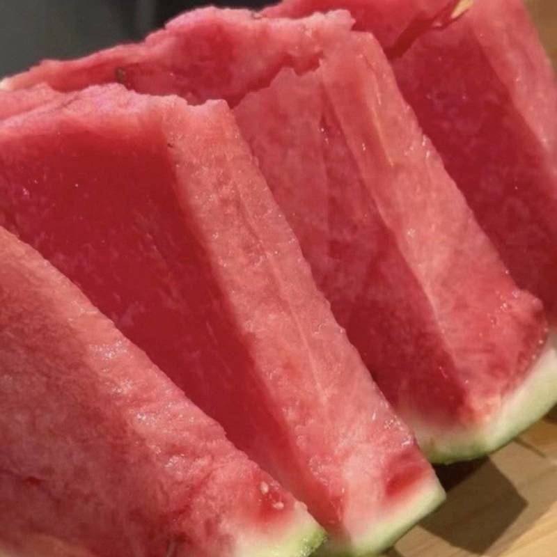 无籽麒麟西瓜大量上市产地直供品质保证，对接超市批发市场