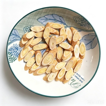 甘肃岷县正北黄芪大片,无硫足干,断面菊花心清晰,农户产