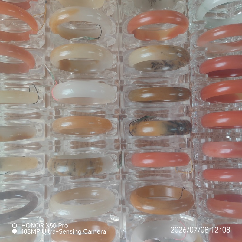 新疆金丝玉饰品