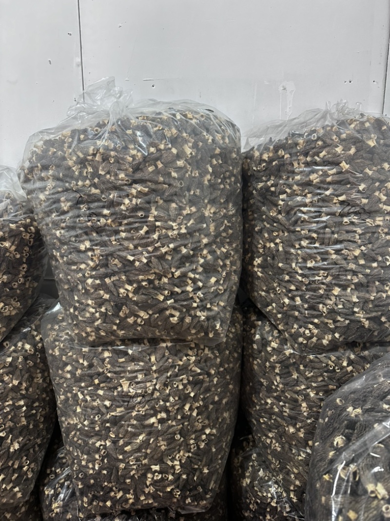性价比4-5羊肚菌厚肉颜色黑，菌香味特别浓