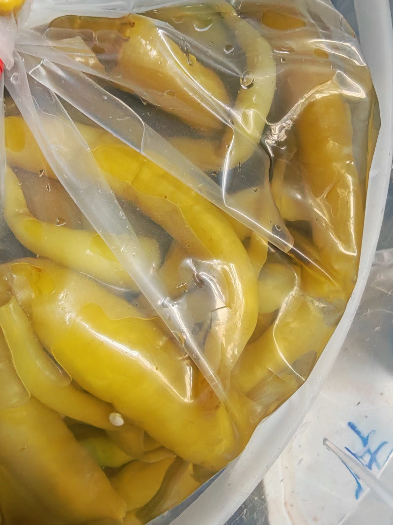 【泡菜】酸辣椒，泡辣椒买10吨送1吨，另外奖励3到5千元