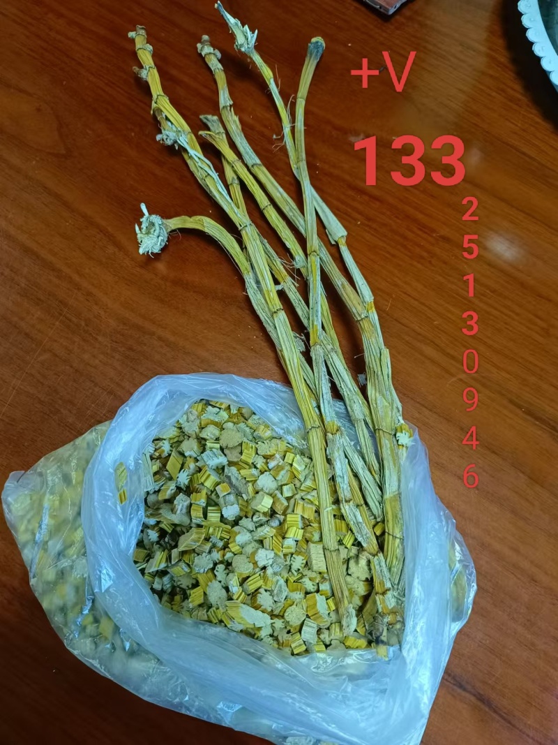 流苏石斛（三年到五年生）产地：泰国规格：干枝大量现货