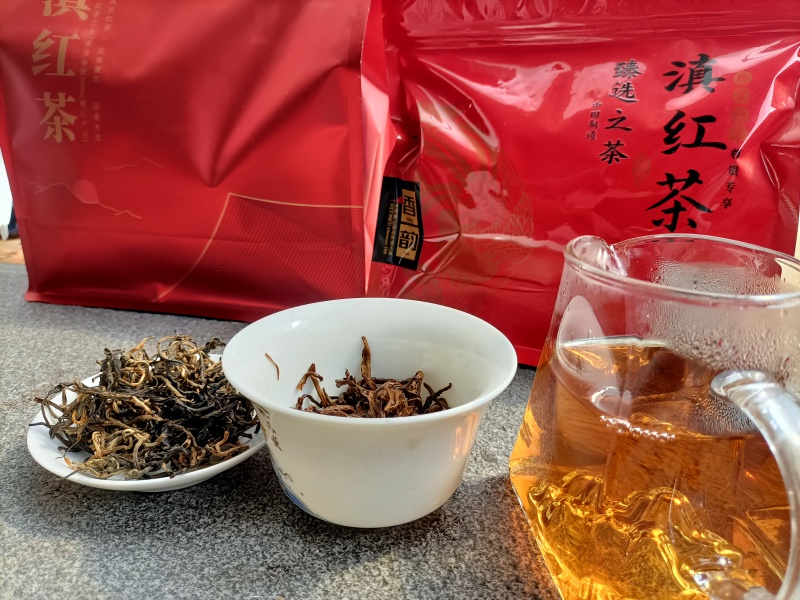 凤庆传统滇红毛峰红茶头春头采蜜香晒红