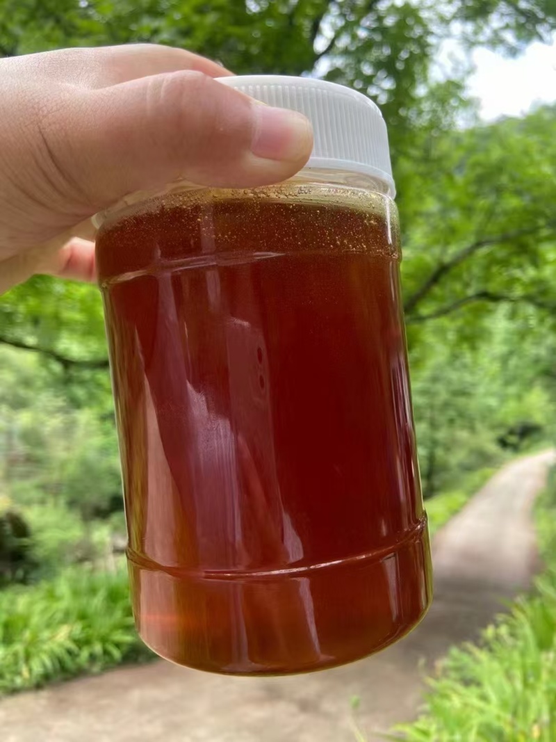 山区农家棒棒槽土蜂蜜，一手货源，欢迎客商联系购货