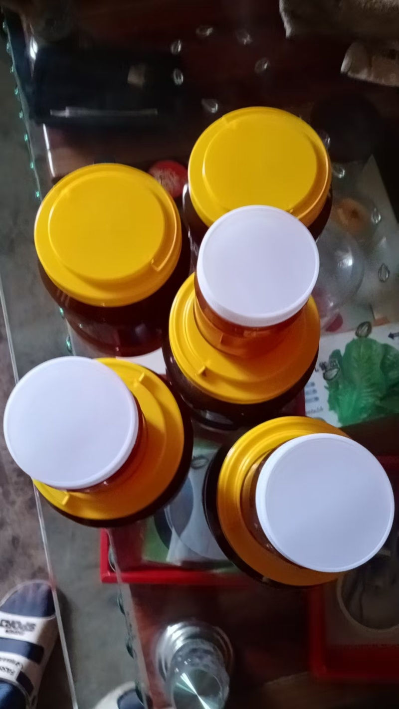 山区农家棒棒槽土蜂蜜，一手货源，欢迎客商联系购货