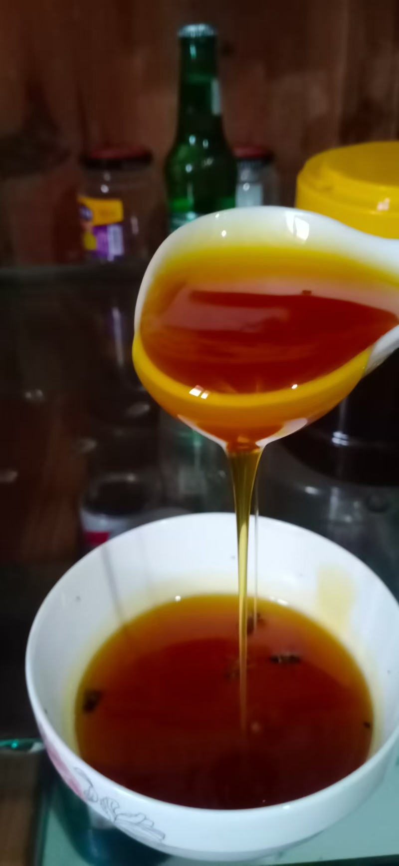 山区农家棒棒槽土蜂蜜，一手货源，欢迎客商联系购货