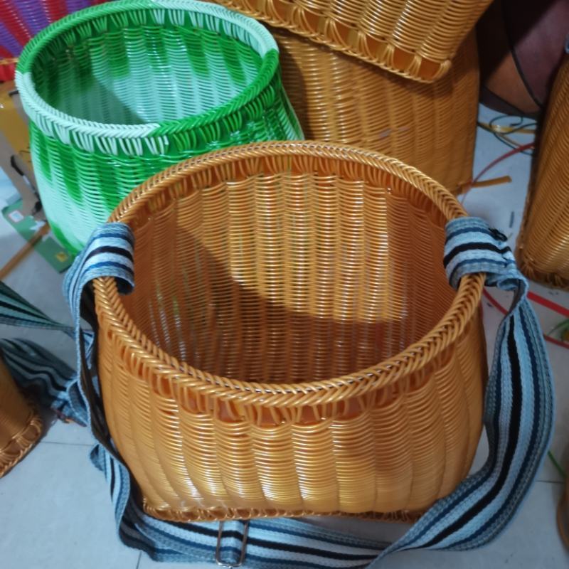 手工编织背篓