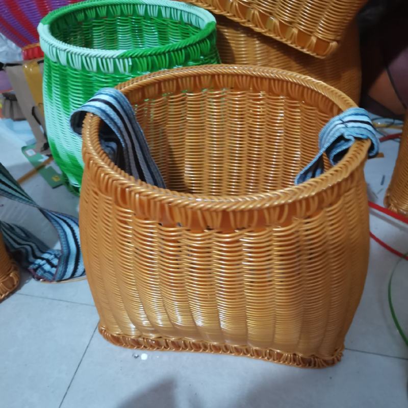 手工编织背篓
